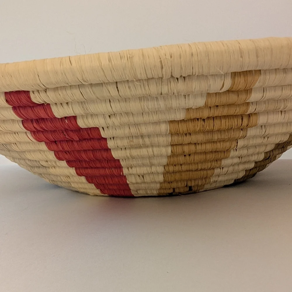VINTAGE Handwoven Ghana Basket Tray Round African Woven Bowl Red Tan Blue 14
